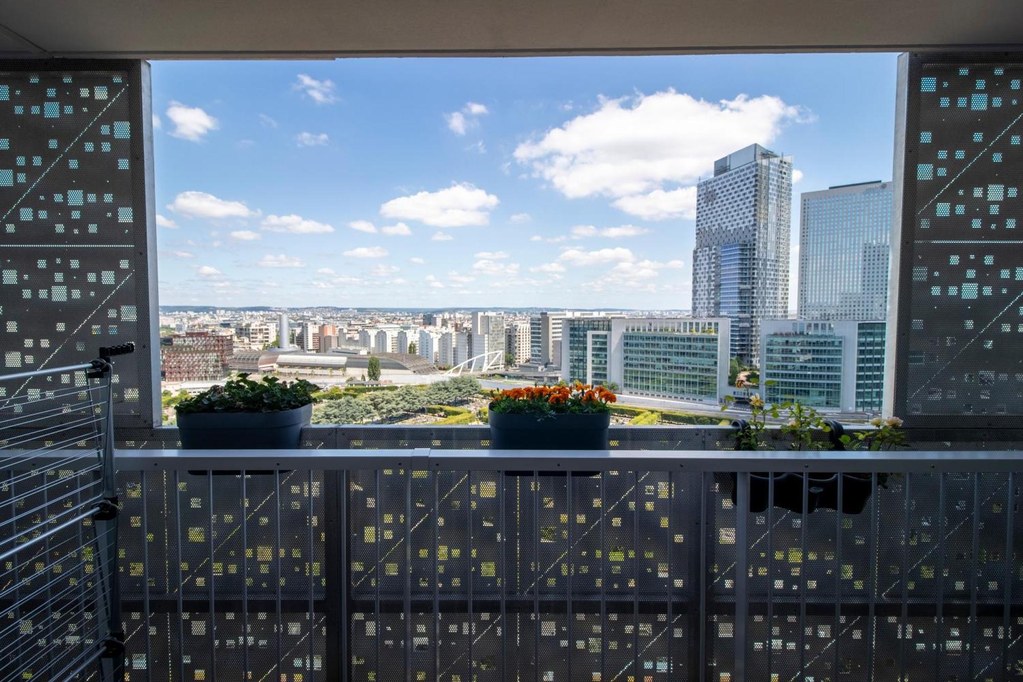 Luxury 2 Rooms Apartment With Balcony Puteaux Exterior photo